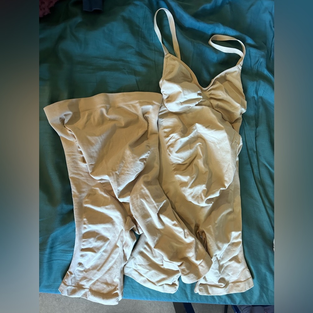 Skims maternity bundle